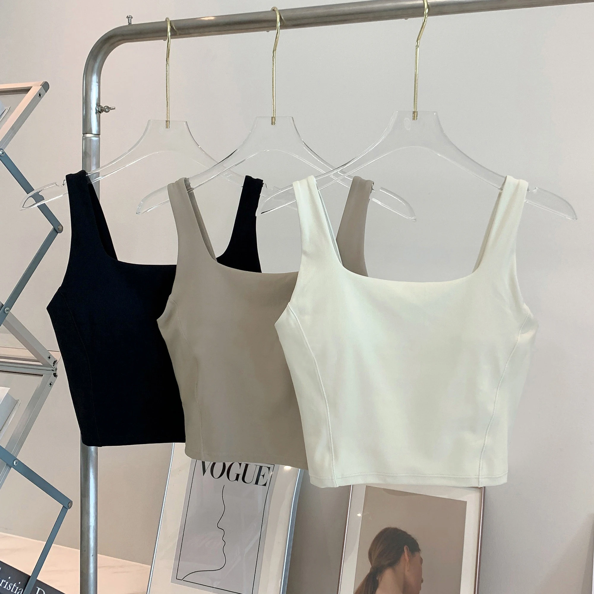 High Elastic Women's Yoga Bra  - đánh giá và giá Crop Top Crochet